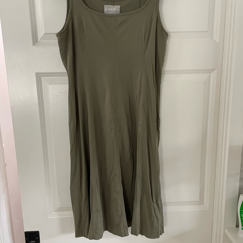 Everlane casual mid length dress in dark olive green
